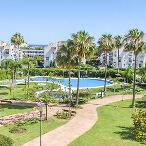 Great 2 Bedroom Near Puerto Banus Marbella